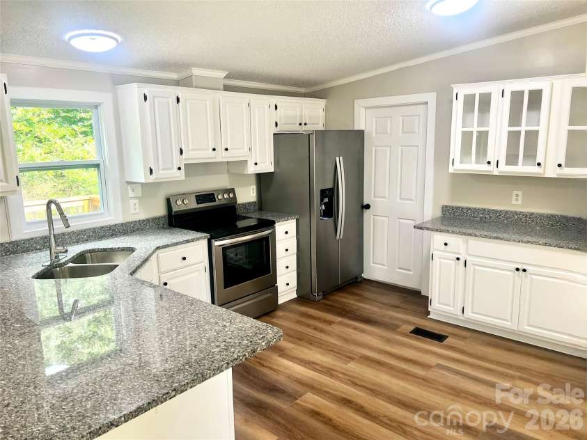10380 Turnplow Drive, Davidson, NC 28036.  MLS# CAR4411390, YatesRealty ID 43022. 