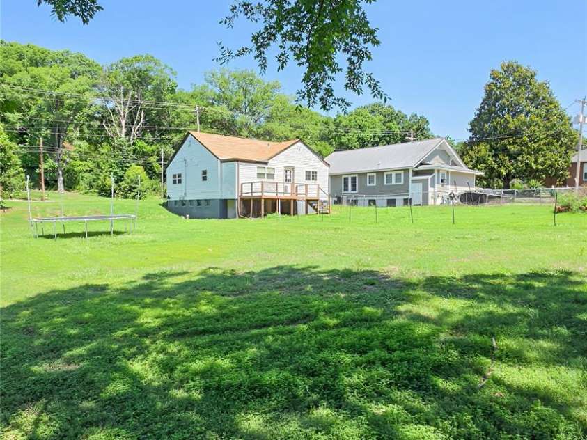 1607 Main Street, Albemarle, NC 28001.  MLS# CAR4405353, YatesRealty ID 43023. 