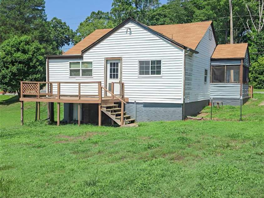 1607 Main Street, Albemarle, NC 28001.  MLS# CAR4405353, YatesRealty ID 43023. 