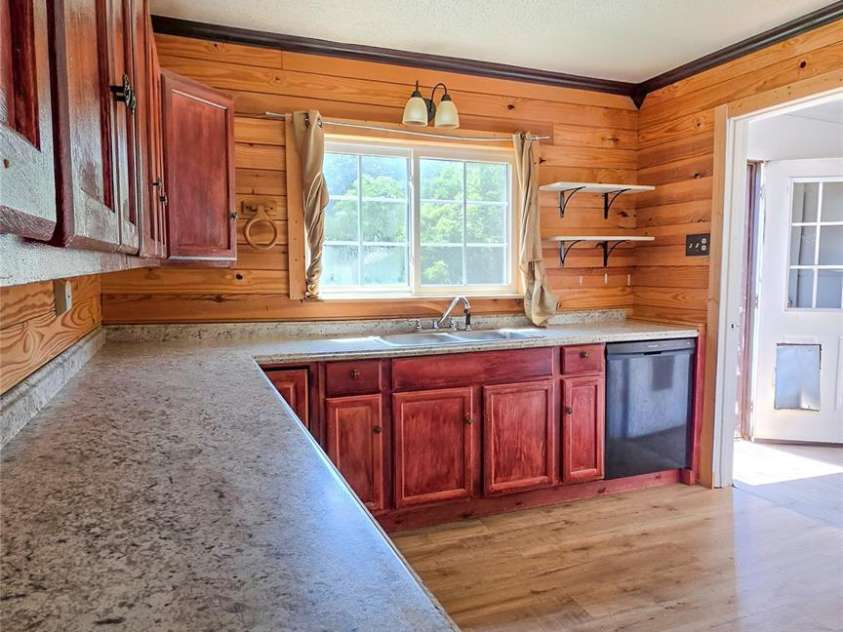 1607 Main Street, Albemarle, NC 28001.  MLS# CAR4405353, YatesRealty ID 43023. 