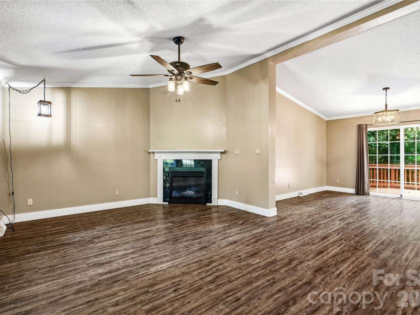 3555 Lake Bluff Drive, Sherrills Ford, NC 28673.  MLS# CAR4405905, YatesRealty ID 43024. Open concept floor plan