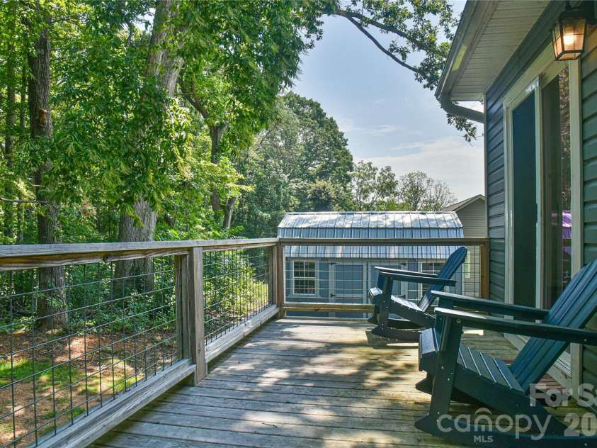 33 Ben Lippen Road, Asheville, NC 28806.  MLS# CAR4409577, YatesRealty ID 43027. Back Deck
