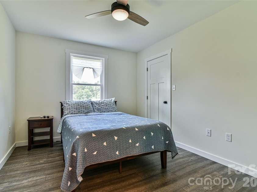 33 Ben Lippen Road, Asheville, NC 28806.  MLS# CAR4409577, YatesRealty ID 43027. Guest Room 1