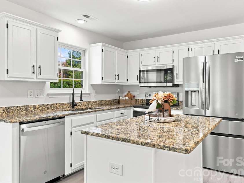 505 Whitehead Court, Fort Mill, SC 29708.  MLS# CAR4412316, YatesRealty ID 43028. 