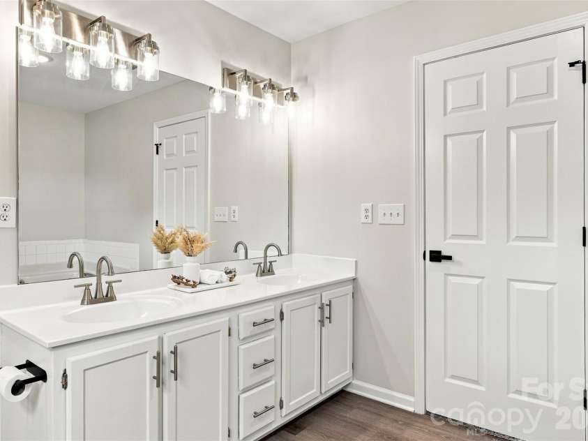 505 Whitehead Court, Fort Mill, SC 29708.  MLS# CAR4412316, YatesRealty ID 43028. 