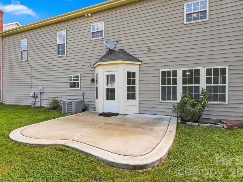 505 Whitehead Court, Fort Mill, SC 29708.  MLS# CAR4412316, YatesRealty ID 43028. 
