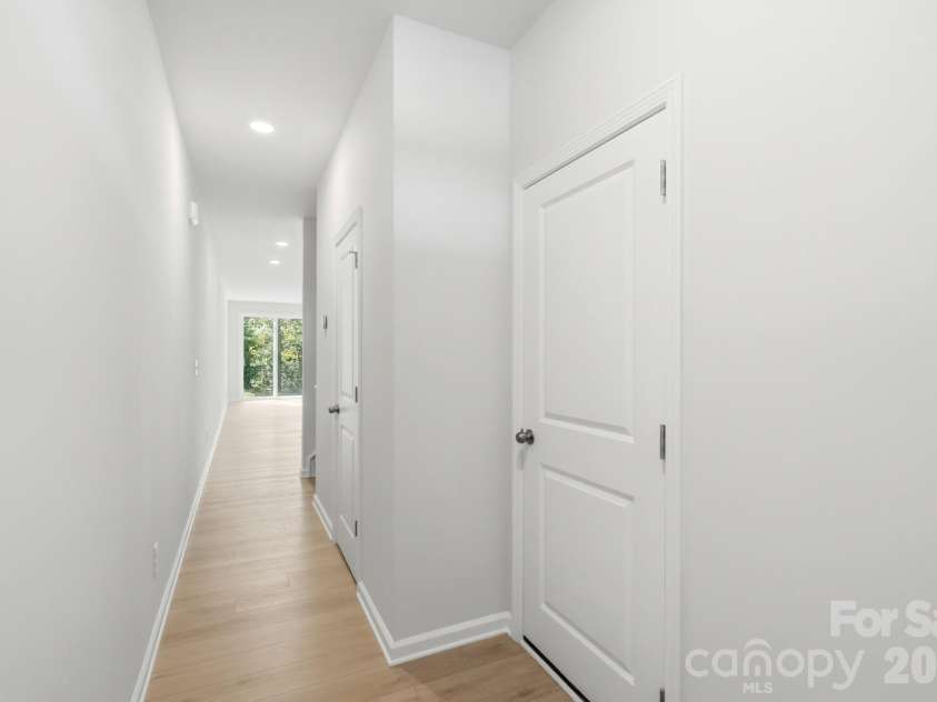 3205 Meadow Knoll Drive, Charlotte, NC 28269.  MLS# CAR4409596, YatesRealty ID 43029. 