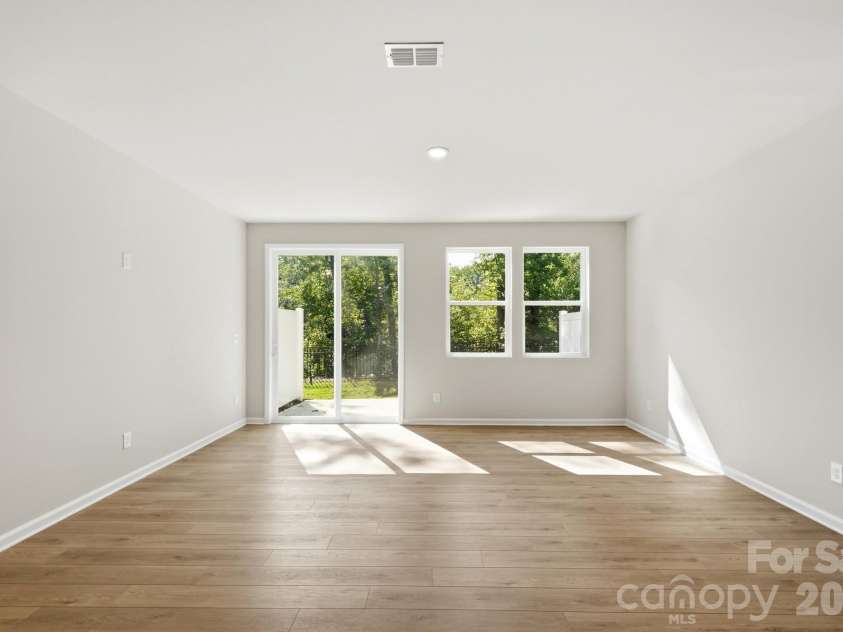 3205 Meadow Knoll Drive, Charlotte, NC 28269.  MLS# CAR4409596, YatesRealty ID 43029. 