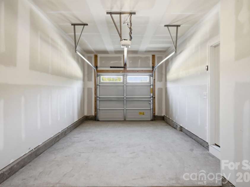 3205 Meadow Knoll Drive, Charlotte, NC 28269.  MLS# CAR4409596, YatesRealty ID 43029. 