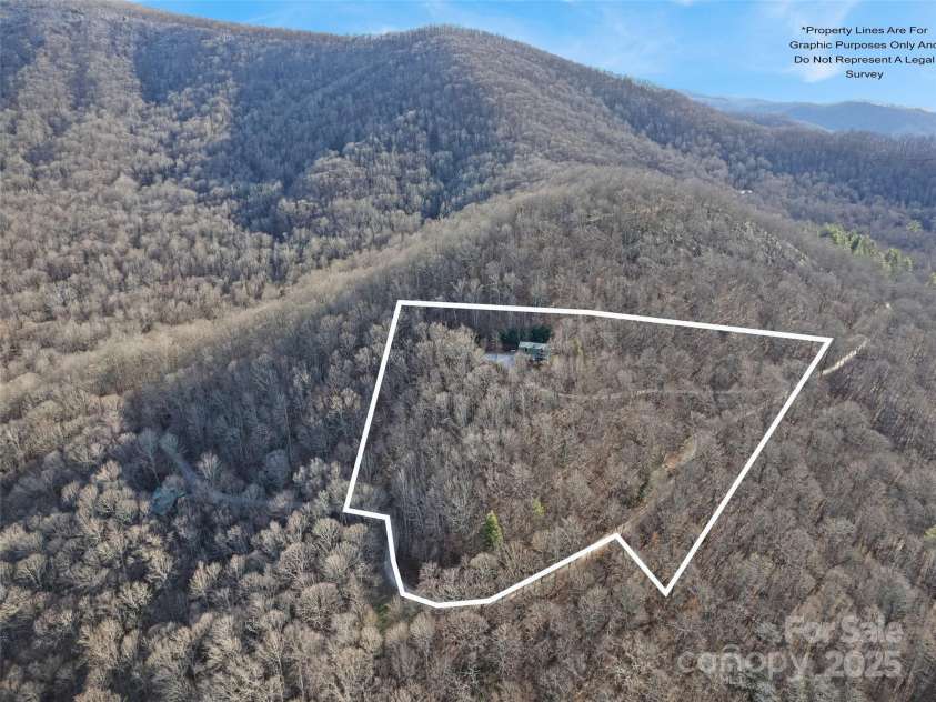 171 Sharons Bluff, Franklin, NC 28734.  MLS# CAR4329192, YatesRealty ID 4303. 