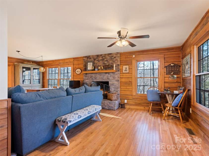 171 Sharons Bluff, Franklin, NC 28734.  MLS# CAR4329192, YatesRealty ID 4303. 