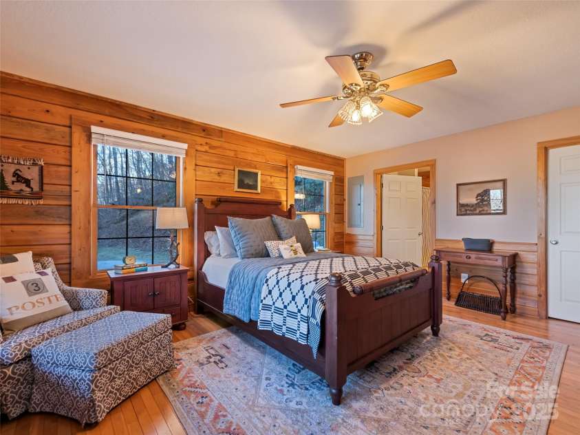 171 Sharons Bluff, Franklin, NC 28734.  MLS# CAR4329192, YatesRealty ID 4303. 