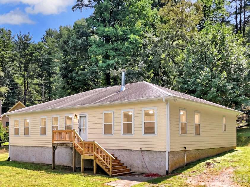 169 Roadrunner Drive, Balsam, NC 28707.  MLS# CAR4411533, YatesRealty ID 43030. 