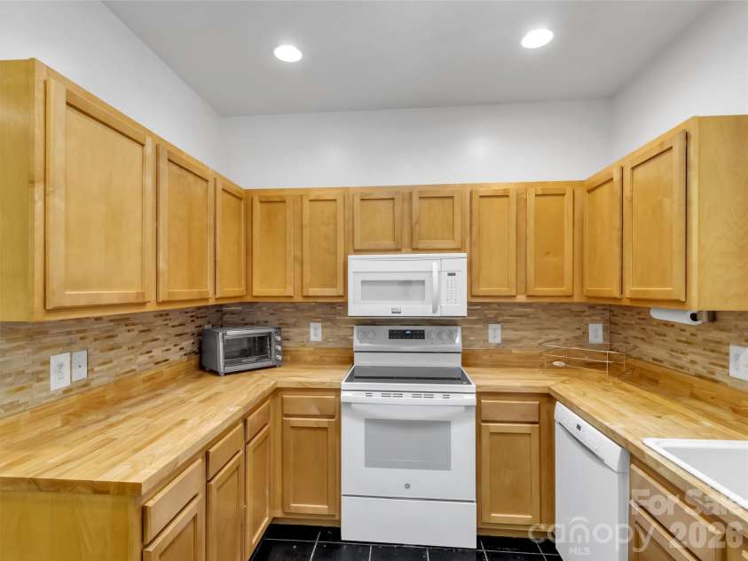 169 Roadrunner Drive, Balsam, NC 28707.  MLS# CAR4411533, YatesRealty ID 43030. 