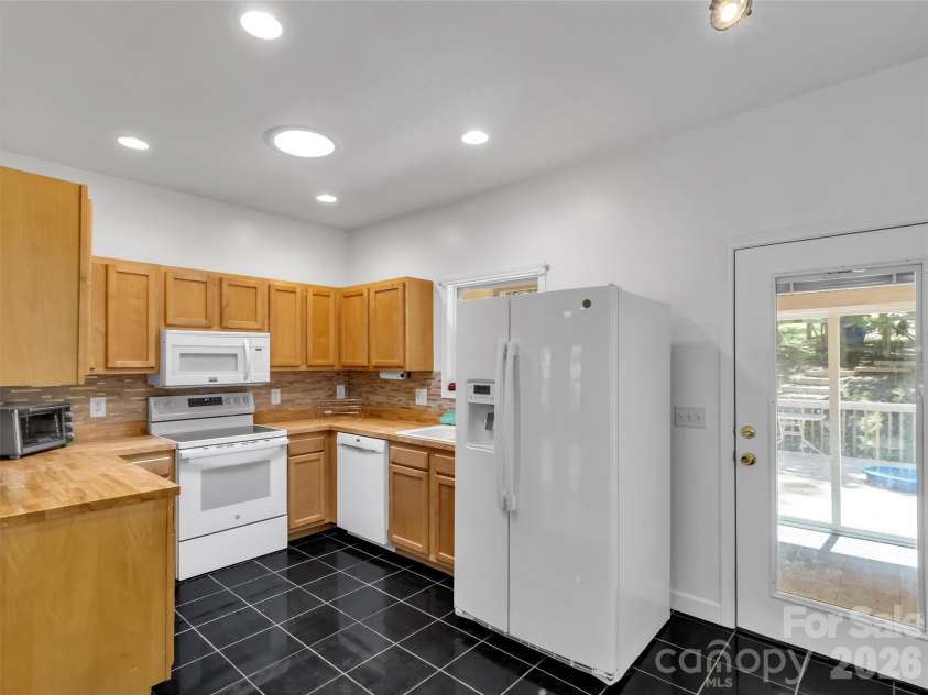 169 Roadrunner Drive, Balsam, NC 28707.  MLS# CAR4411533, YatesRealty ID 43030. 