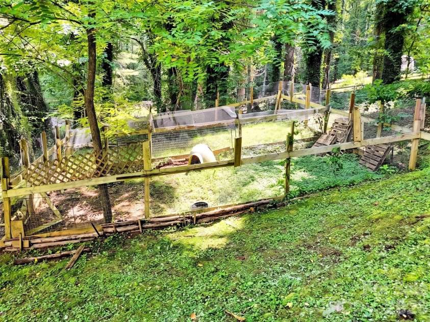 169 Roadrunner Drive, Balsam, NC 28707.  MLS# CAR4411533, YatesRealty ID 43030. 