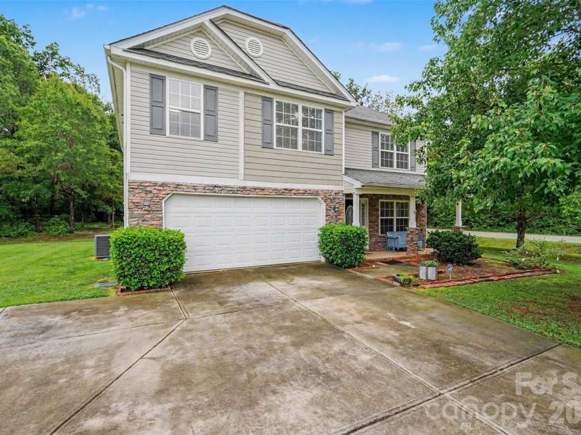 2700 Loxdale Farms Drive, Monroe, NC 28110.  MLS# CAR4405430, YatesRealty ID 43034. 