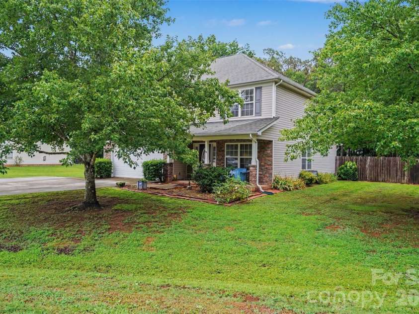 2700 Loxdale Farms Drive, Monroe, NC 28110.  MLS# CAR4405430, YatesRealty ID 43034. 