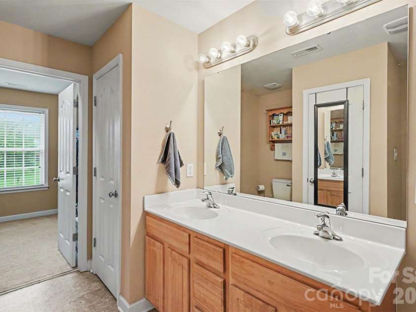 2700 Loxdale Farms Drive, Monroe, NC 28110.  MLS# CAR4405430, YatesRealty ID 43034. 