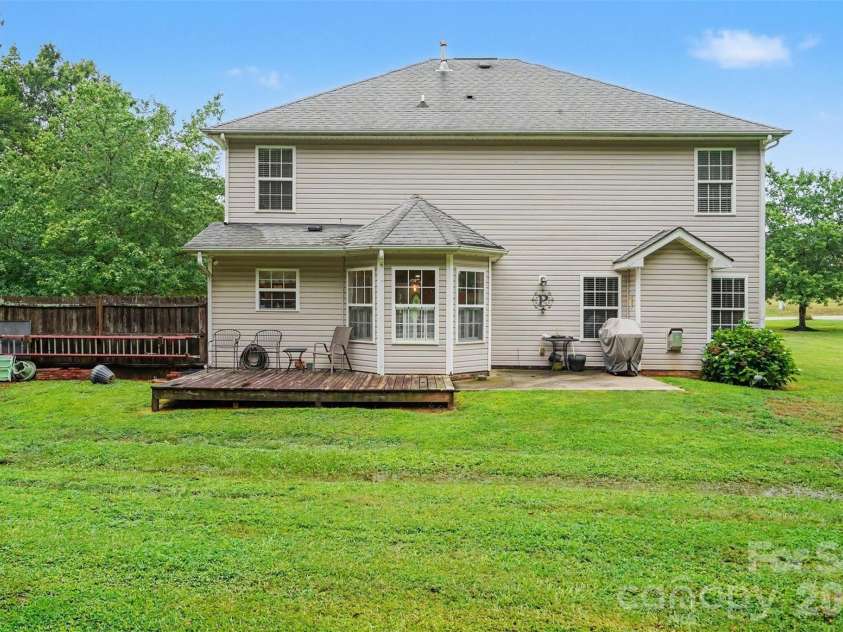 2700 Loxdale Farms Drive, Monroe, NC 28110.  MLS# CAR4405430, YatesRealty ID 43034. 