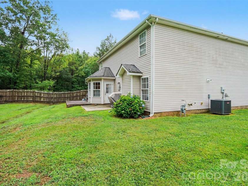 2700 Loxdale Farms Drive, Monroe, NC 28110.  MLS# CAR4405430, YatesRealty ID 43034. 