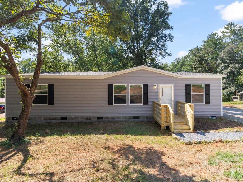 34 Gaither Avenue, Newton, NC 28658.  MLS# CAR4411589, YatesRealty ID 43036. 