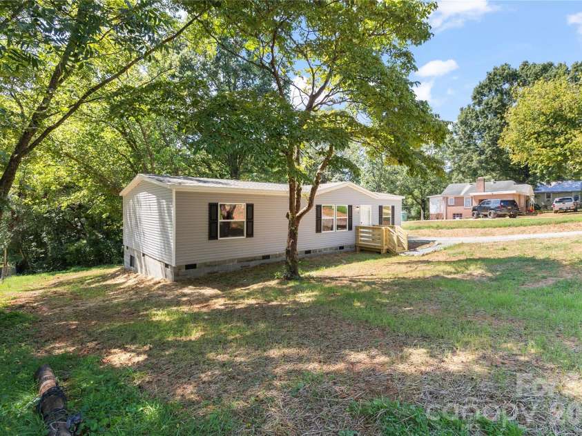 34 Gaither Avenue, Newton, NC 28658.  MLS# CAR4411589, YatesRealty ID 43036. 