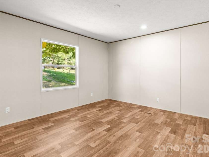 34 Gaither Avenue, Newton, NC 28658.  MLS# CAR4411589, YatesRealty ID 43036. 