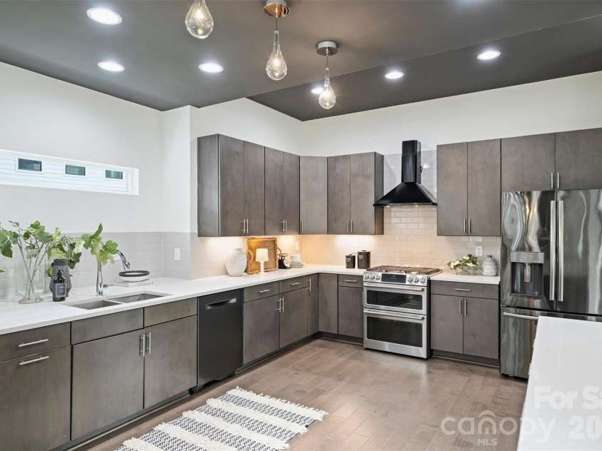 2111 Parson Street, Charlotte, NC 28205.  MLS# CAR4411078, YatesRealty ID 43037. 
