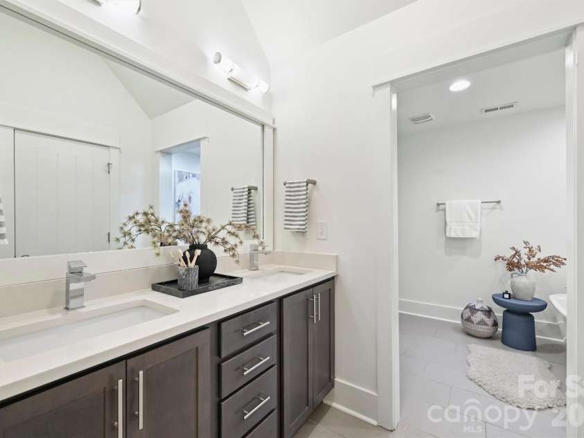 2111 Parson Street, Charlotte, NC 28205.  MLS# CAR4411078, YatesRealty ID 43037. 