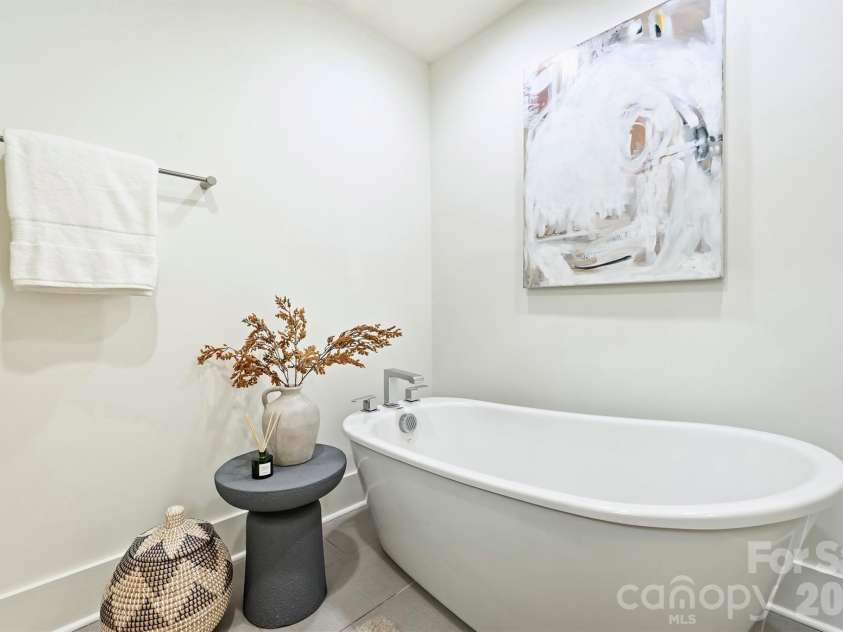 2111 Parson Street, Charlotte, NC 28205.  MLS# CAR4411078, YatesRealty ID 43037. 