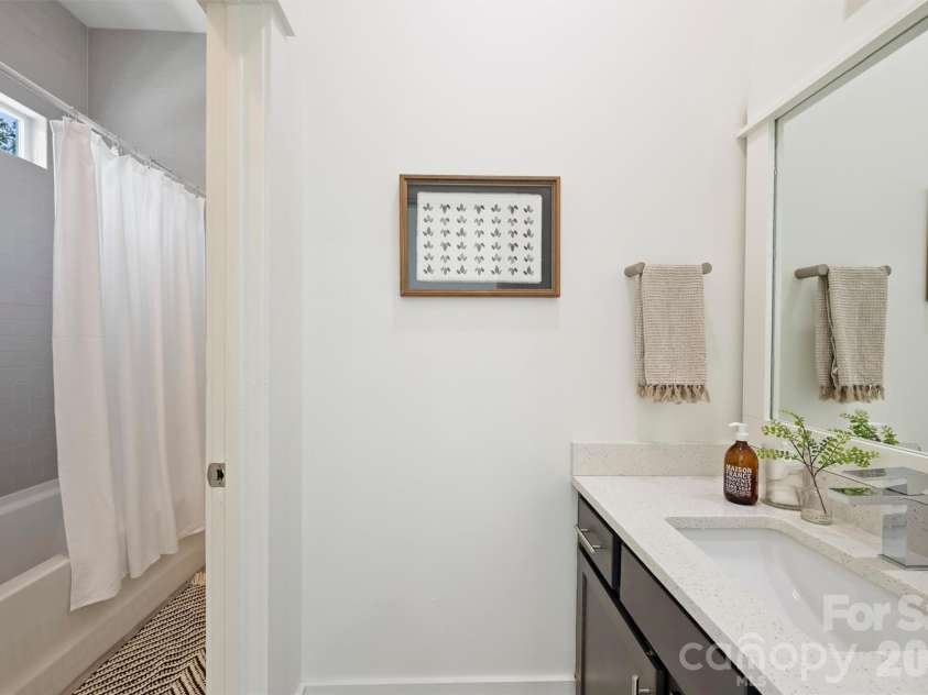 2111 Parson Street, Charlotte, NC 28205.  MLS# CAR4411078, YatesRealty ID 43037. 
