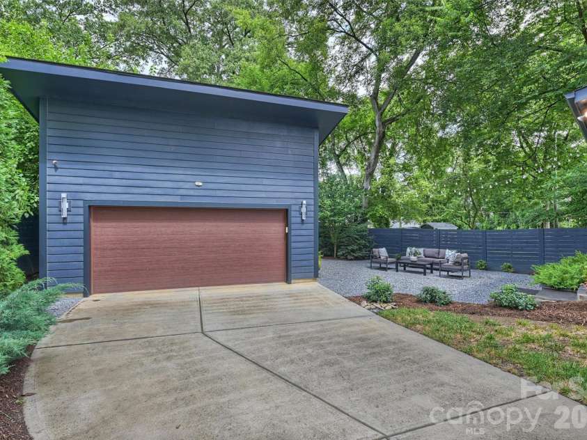 2111 Parson Street, Charlotte, NC 28205.  MLS# CAR4411078, YatesRealty ID 43037. 