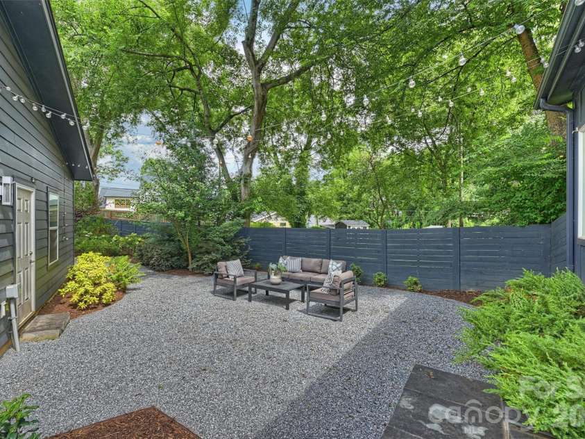 2111 Parson Street, Charlotte, NC 28205.  MLS# CAR4411078, YatesRealty ID 43037. 