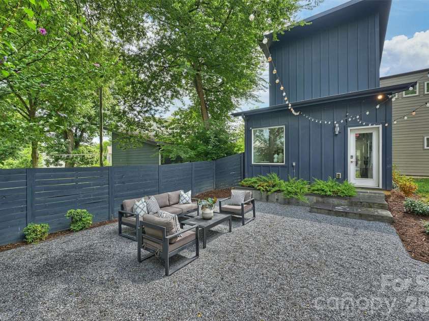 2111 Parson Street, Charlotte, NC 28205.  MLS# CAR4411078, YatesRealty ID 43037. 