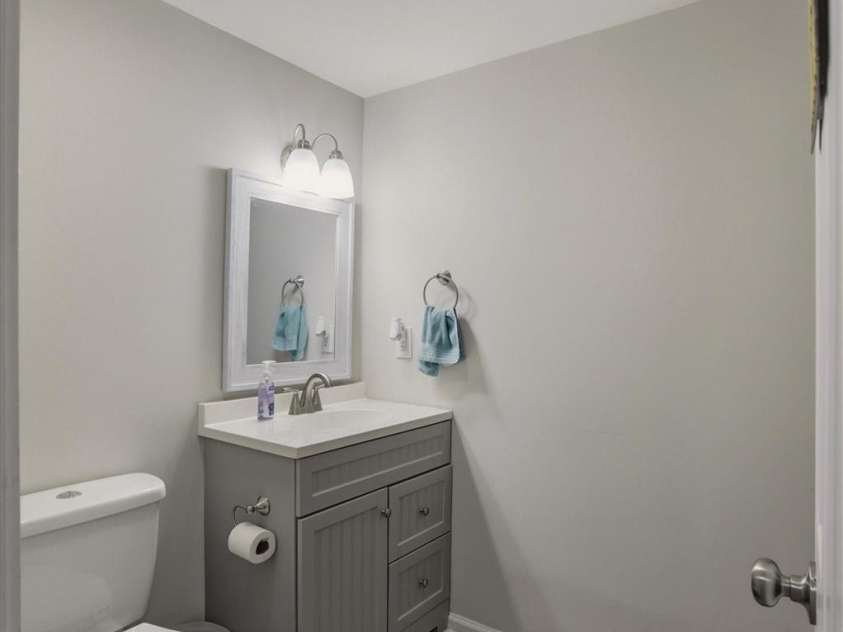 1772 Woodridge Circle, Hickory, NC 28602.  MLS# CAR4410286, YatesRealty ID 43040. 