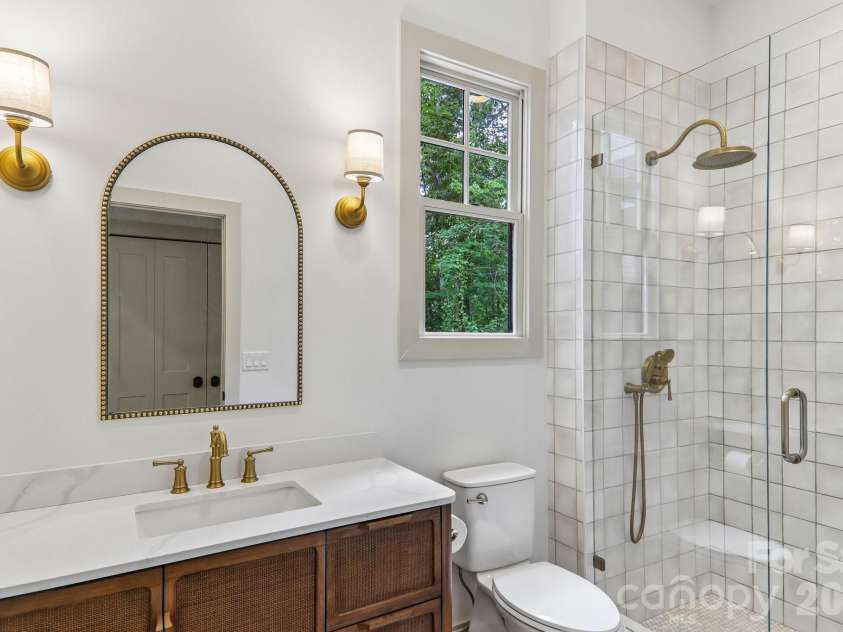 318 Mountain Home Trail, Brevard, NC 28712.  MLS# CAR4405578, YatesRealty ID 43041. 2nd bath off side entry
