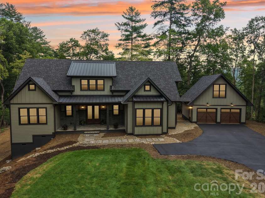 318 Mountain Home Trail, Brevard, NC 28712.  MLS# CAR4405578, YatesRealty ID 43041. 