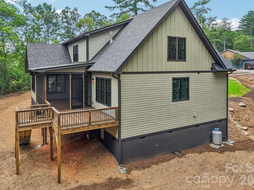 318 Mountain Home Trail, Brevard, NC 28712.  MLS# CAR4405578, YatesRealty ID 43041. 