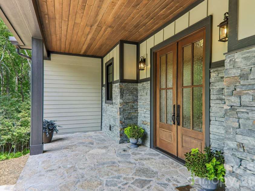 318 Mountain Home Trail, Brevard, NC 28712.  MLS# CAR4405578, YatesRealty ID 43041. 