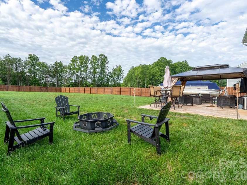 417 Sundial Drive, Lexington, NC 27295.  MLS# CAR4408044, YatesRealty ID 43042. 