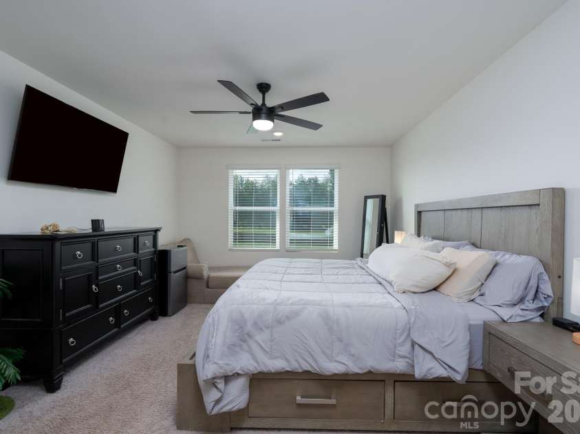 417 Sundial Drive, Lexington, NC 27295.  MLS# CAR4408044, YatesRealty ID 43042. Primary suite