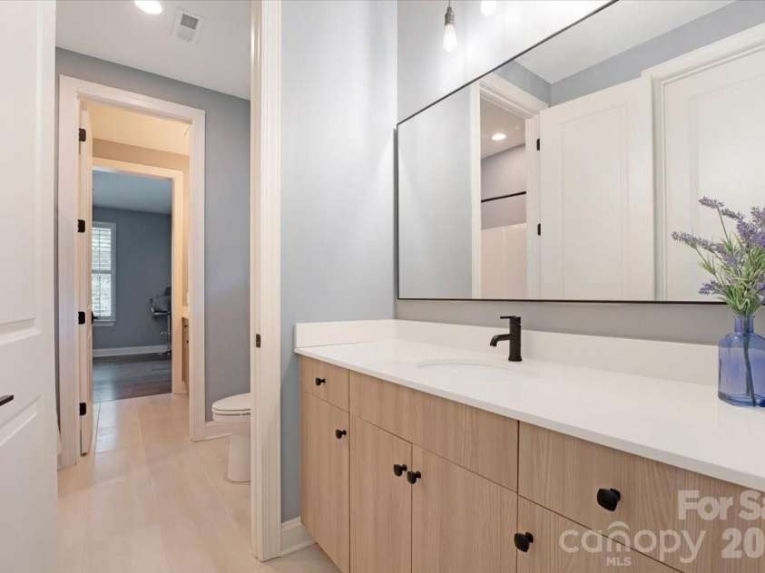 6321 Chimney Bluff Road, Lancaster, SC 29720.  MLS# CAR4407878, YatesRealty ID 43044. Bathroom