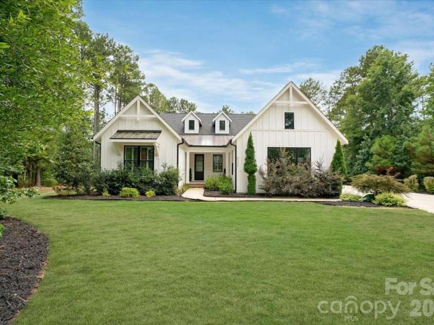 6321 Chimney Bluff Road, Lancaster, SC 29720.  MLS# CAR4407878, YatesRealty ID 43044. Front Yard