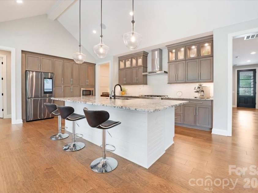 6321 Chimney Bluff Road, Lancaster, SC 29720.  MLS# CAR4407878, YatesRealty ID 43044. Luxury Kitchen