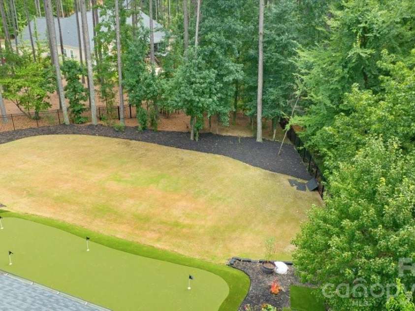 6321 Chimney Bluff Road, Lancaster, SC 29720.  MLS# CAR4407878, YatesRealty ID 43044. Putting Green