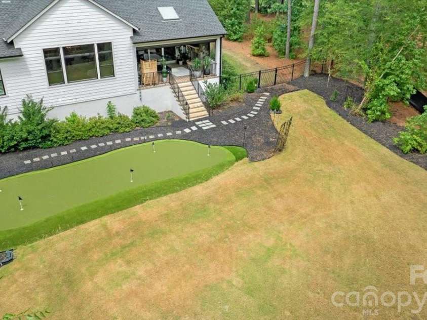 6321 Chimney Bluff Road, Lancaster, SC 29720.  MLS# CAR4407878, YatesRealty ID 43044. Putting Green