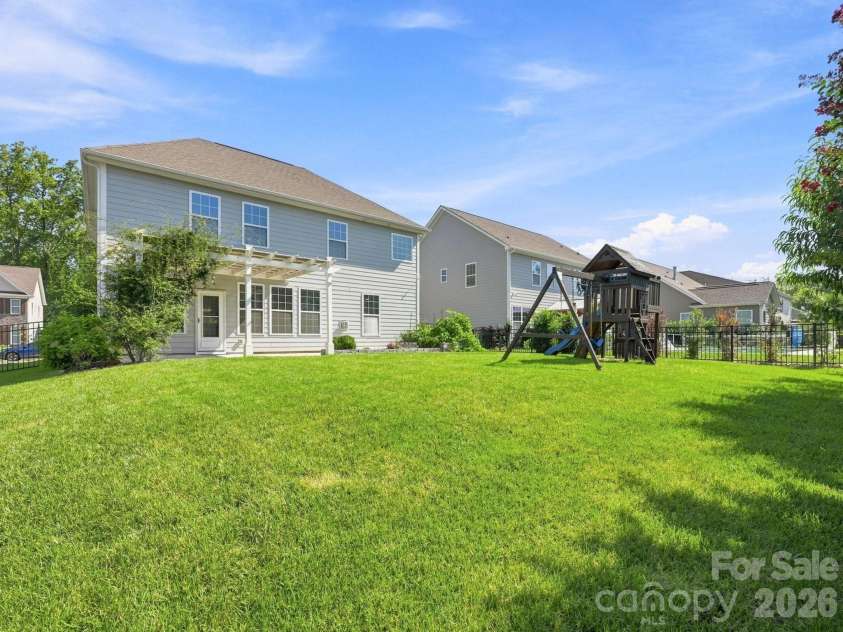 127 Tomahawk Drive, Mooresville, NC 28117.  MLS# CAR4408280, YatesRealty ID 43045. Back Yard