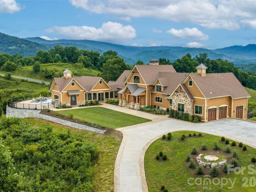 946 Ridge Road, Green Mountain, NC 28740.  MLS# CAR4408714, YatesRealty ID 43047. 