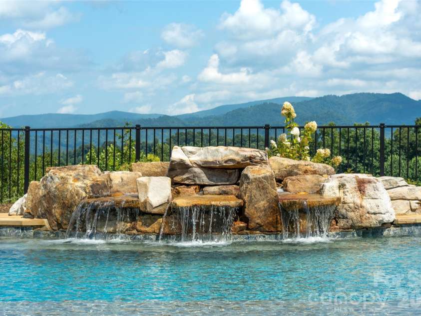 946 Ridge Road, Green Mountain, NC 28740.  MLS# CAR4408714, YatesRealty ID 43047. 